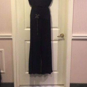 Frank Lyman Black wide leg pant with faux belt,brooch&chain